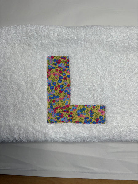 L in Blueberry Burst - Bath Towel